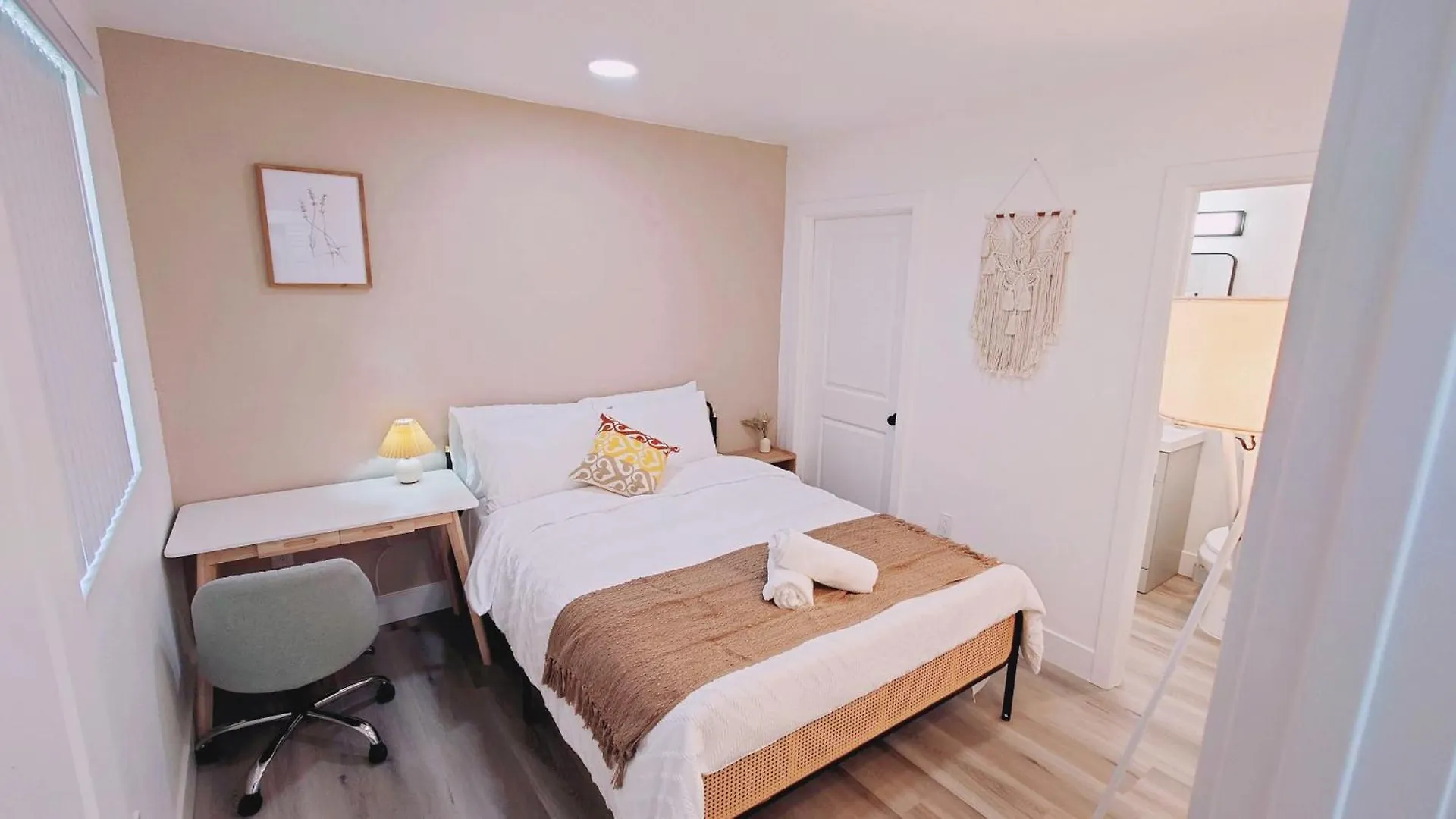 Gilmoreone Los Angeles Aparthotel